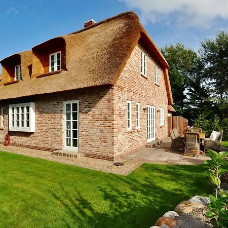 Doppelhaushaelfte Amber House * Böhl