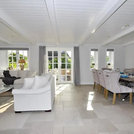 Doppelhaushaelfte Amber House Dom wakacyjny