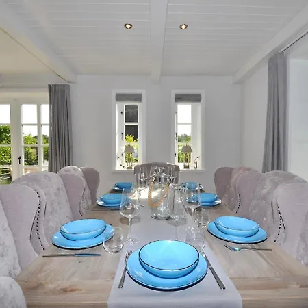 Doppelhaushaelfte Amber House Dom wakacyjny *