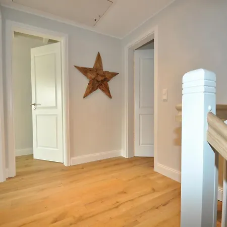 Doppelhaushaelfte Amber House Dom wakacyjny *