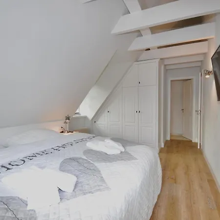 Doppelhaushaelfte Amber House Nyaraló Böhl